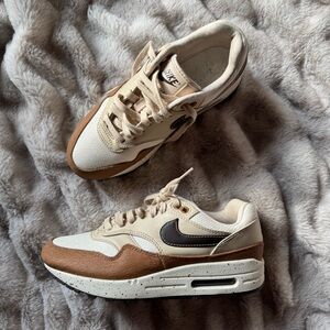 Nike Velvet Brown Air Max 1 87’